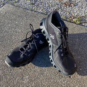 LIKE NEW - ON Cloud X Women’s Running Shoe - Size 11